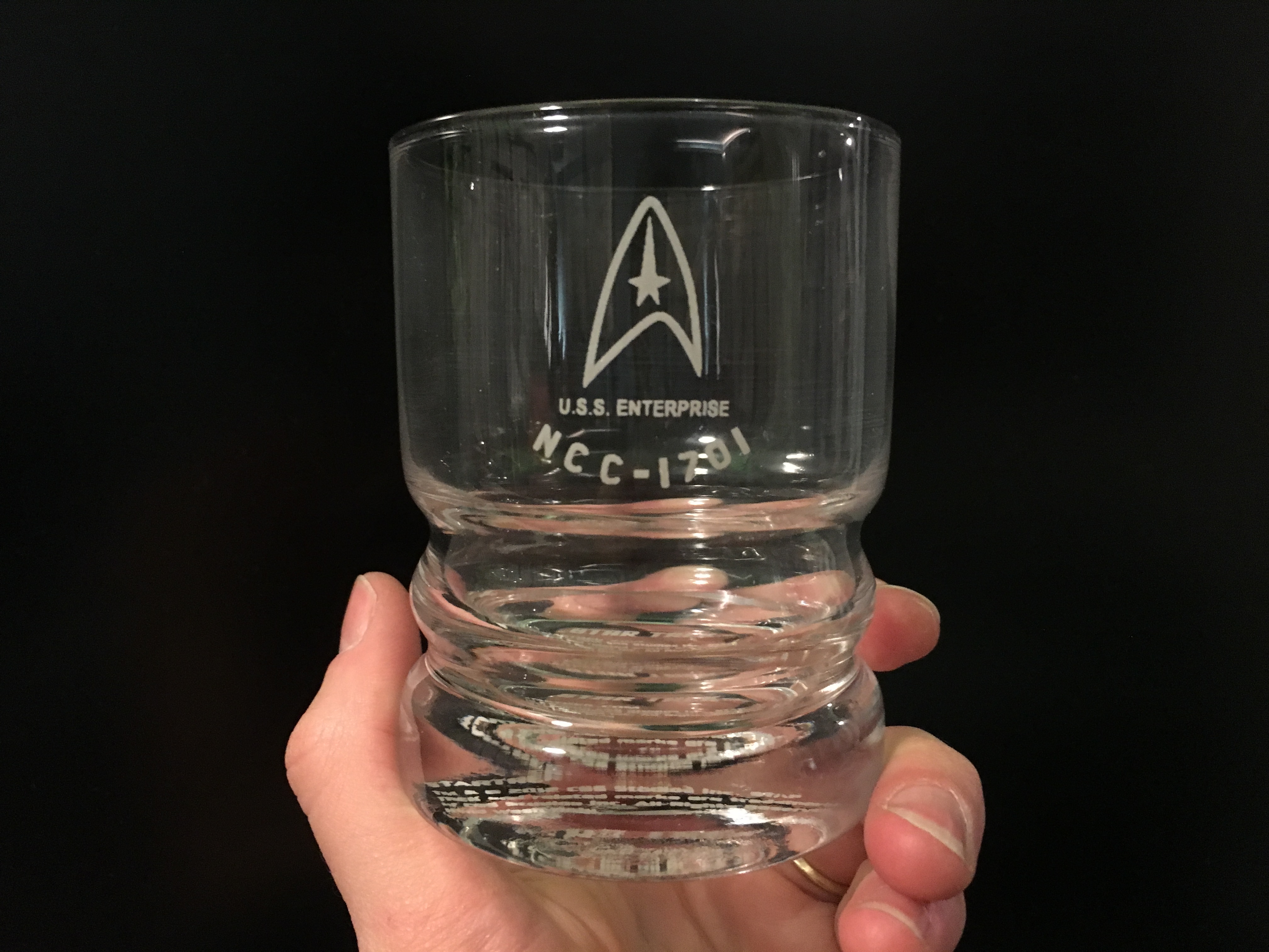 Star Trek Gifts: The Star Trek Discovery Command badge whiskey glass | The  Next Generation | Star Trek Beyond and more | Thinkgeek