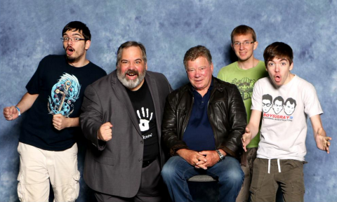 shatner_photo_op_awesomecon15