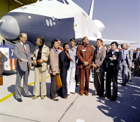 Star_Trek_cast_and_Space_Shuttle_Enterprise