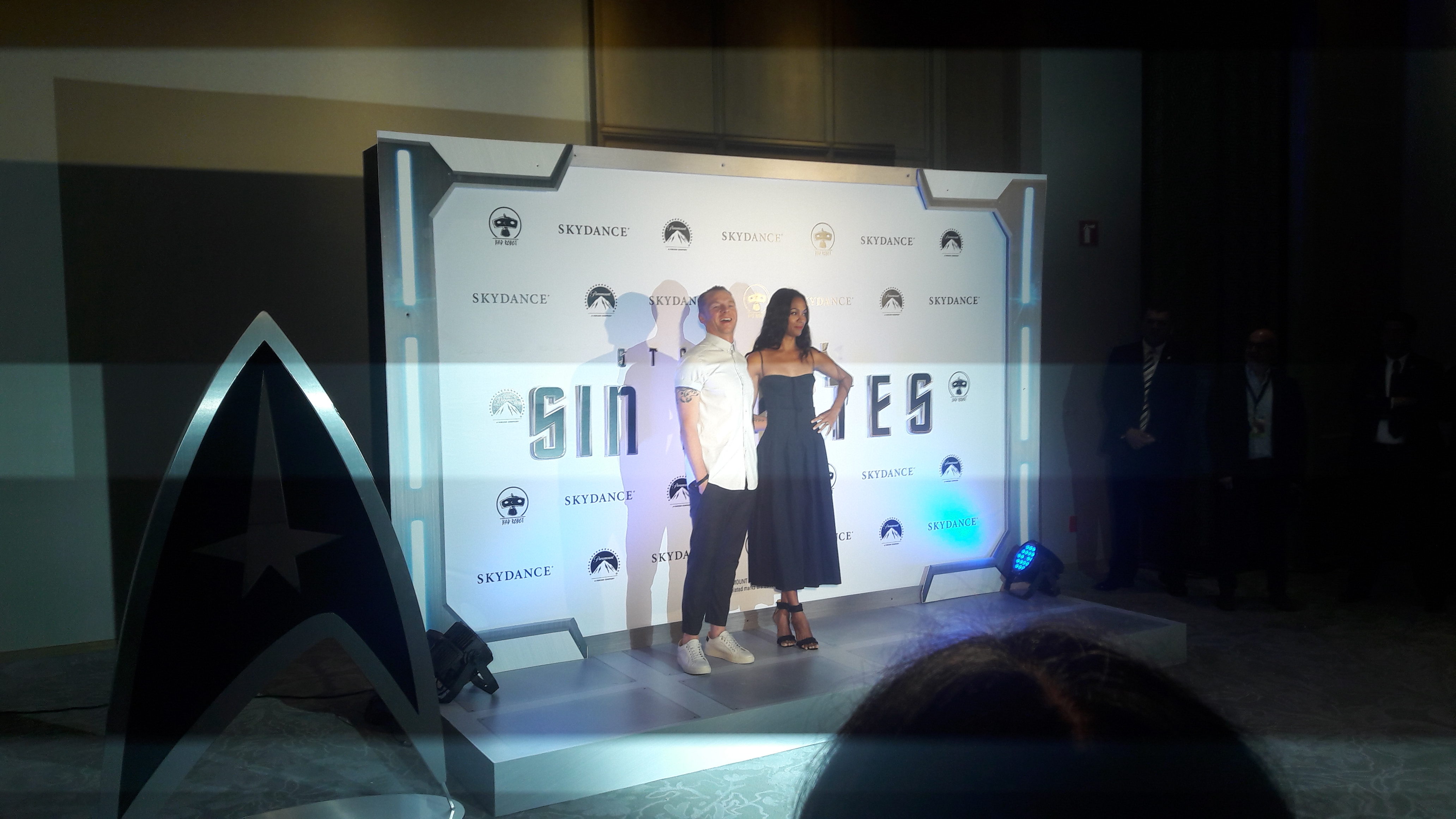 Simon Pegg and Zoe Saldana at Star Trek Sin Limites Premiere