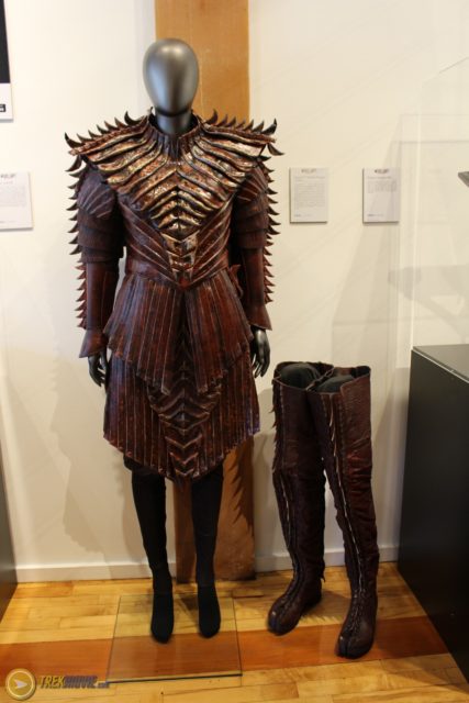 House of T'Kuvma female warrior - Star Trek: Discovery at SDCC