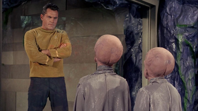 Jeffrey Hunter as Captain Pike with Talosians
