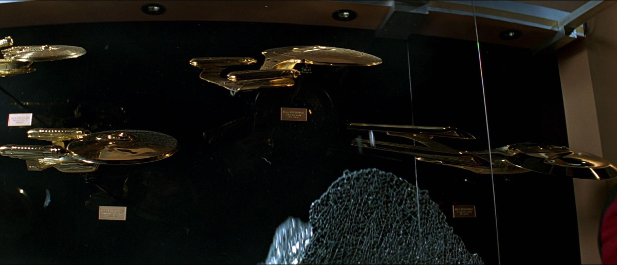 Enterprise Star Trek Starship Collection U.S.S Gold Model Starship NCC-1707-D 