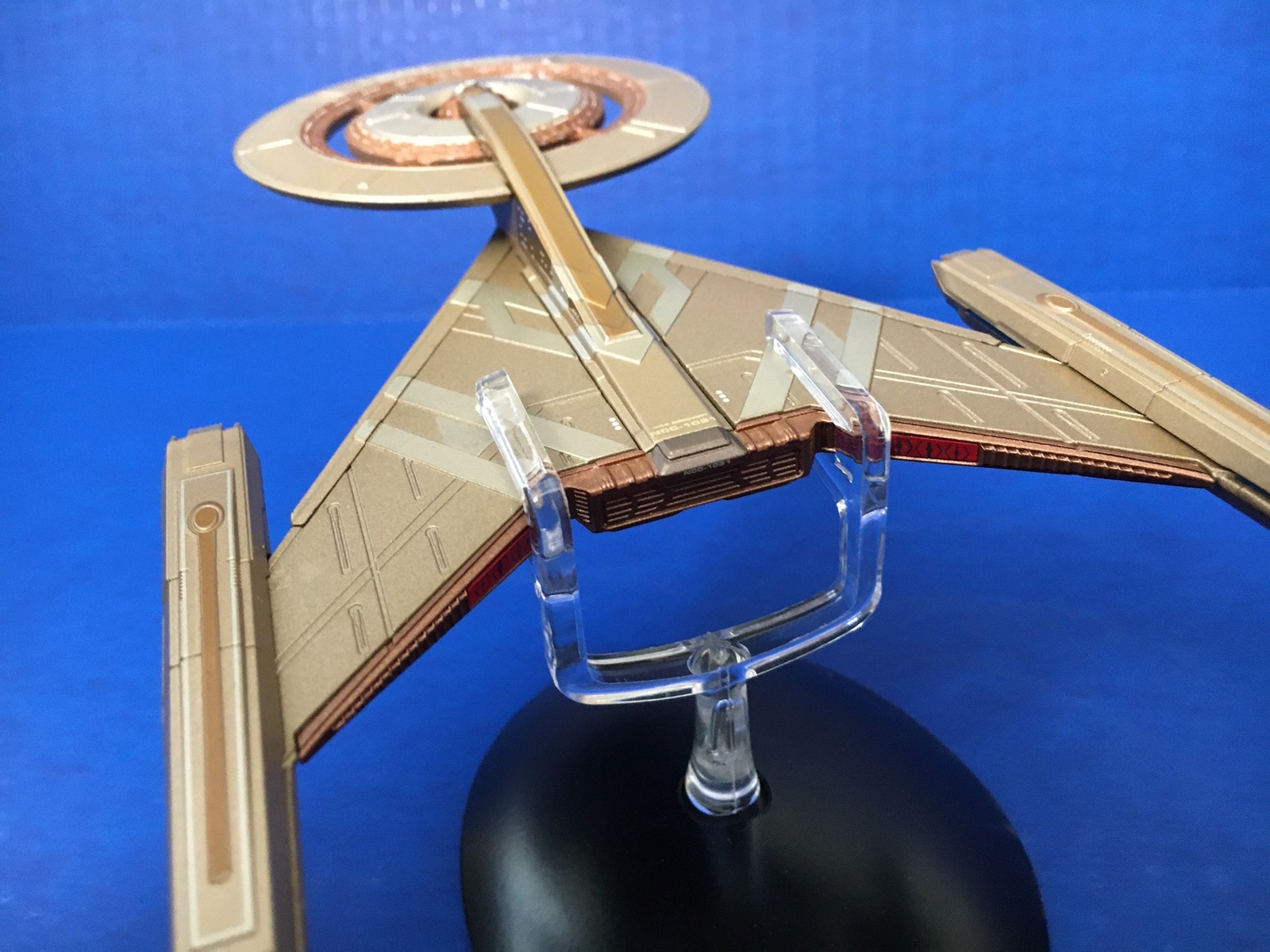 Review: Eaglemoss Takes Control With XL USS Discovery And Section