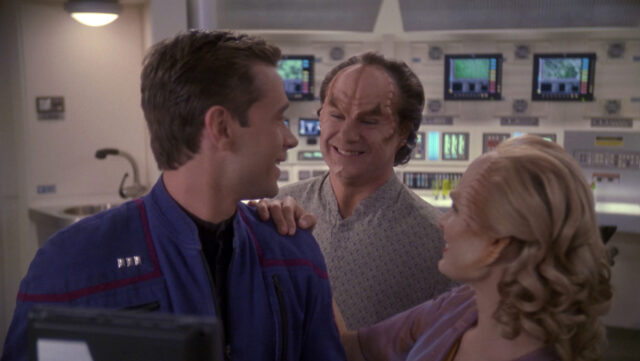 Trip, Phlox, and Feezal in "Stigma" - Star Trek: Enterprise