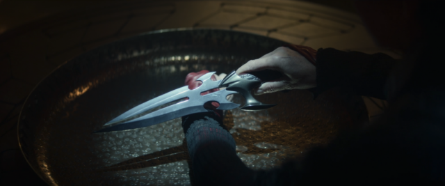 Screen grab from Star Trek Picard episode 4 showing the knife that Vadic used to cut off a chunk of herself