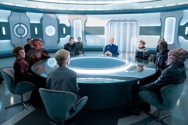 who directed star trek discovery